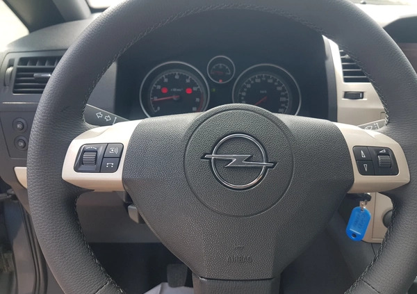 Opel Zafira cena 17900 przebieg: 210994, rok produkcji 2008 z Kowal małe 277